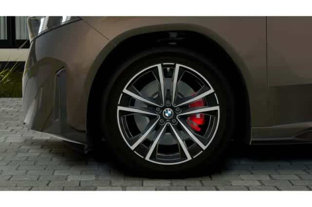 BMW iX3 (2026) thumbnail 5