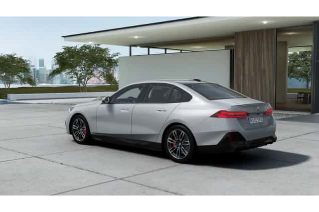 BMW i5 (2026) thumbnail 2