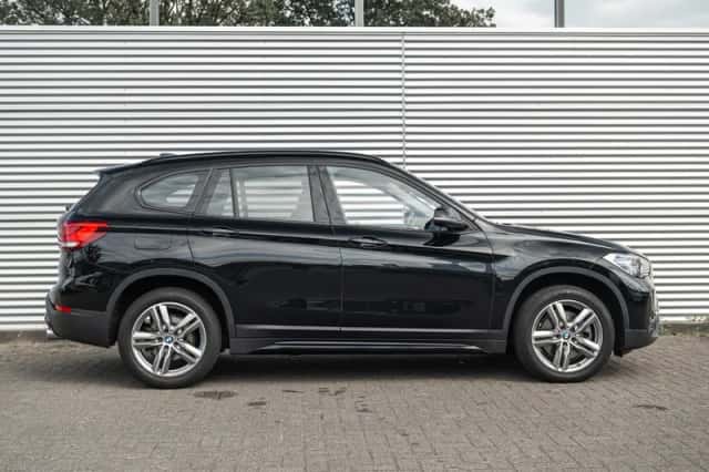 BMW X1 (2021) thumbnail 3