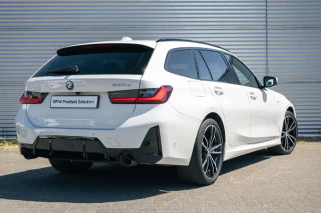 BMW 3-Serie (2024) thumbnail 2