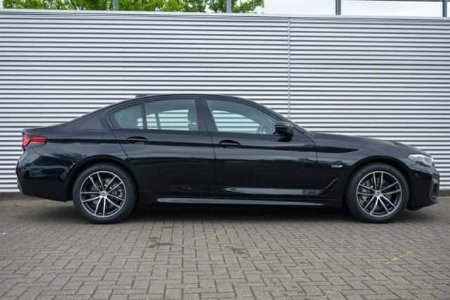BMW 5-Serie (2023) thumbnail 3