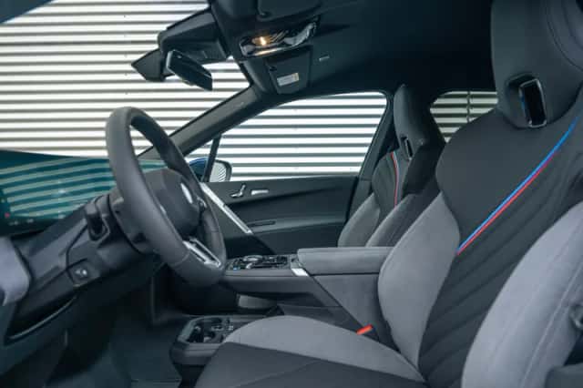 BMW iX (2026) thumbnail 4