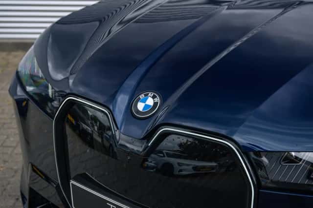 BMW iX (2026) thumbnail 6