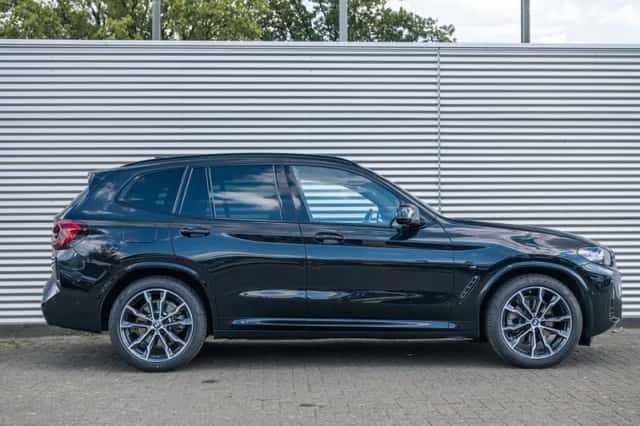 BMW X3 (2024) thumbnail 3
