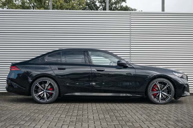 BMW i5 (2026) thumbnail 3
