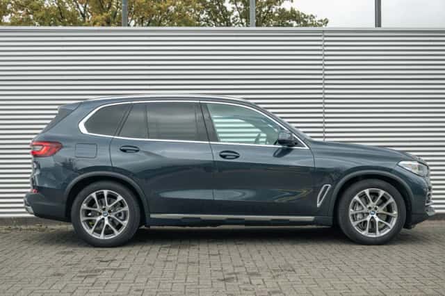 BMW X5 (2021) thumbnail 3