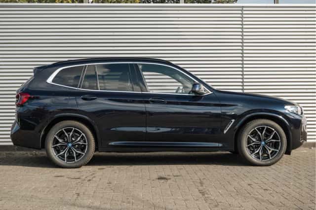 BMW X3 (2022) thumbnail 3