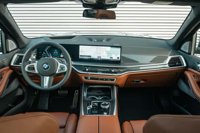 BMW X7 (2026) thumbnail 5