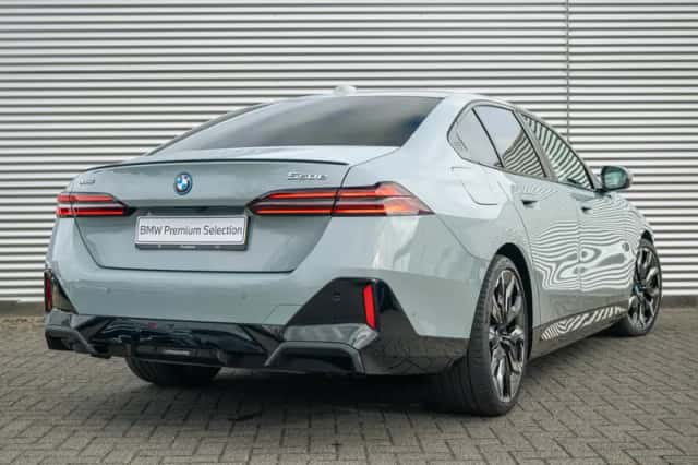 BMW 5-Serie (2024) thumbnail 2