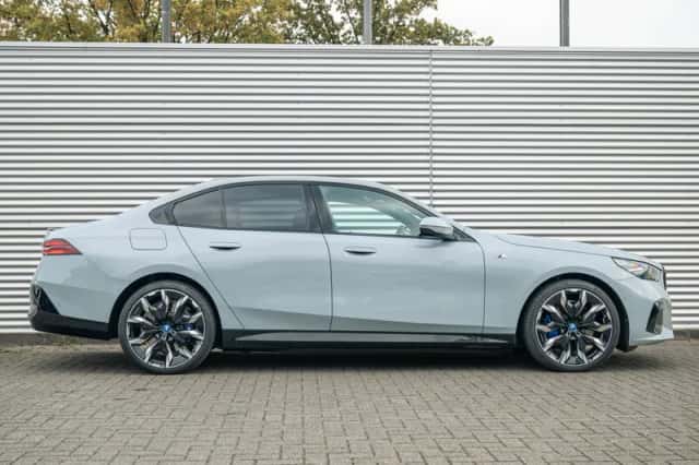 BMW 5-Serie (2024) thumbnail 3
