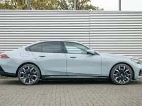 BMW 5-Serie (2024) thumbnail 3