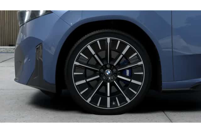 BMW iX3 (2026) thumbnail 6