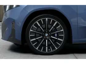 BMW iX3 (2026) thumbnail 6