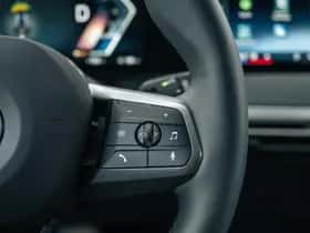 BMW iX (2025) thumbnail 26