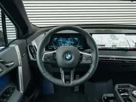 BMW iX (2025) thumbnail 35