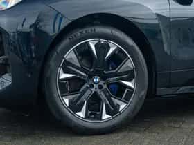BMW iX (2025) thumbnail 9