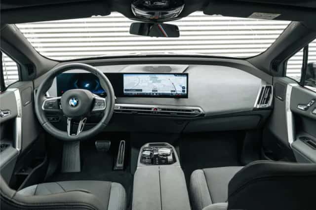 BMW iX (2025) thumbnail 5