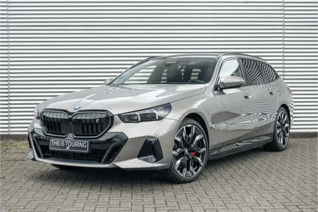 BMW i5 (2026) thumbnail 1