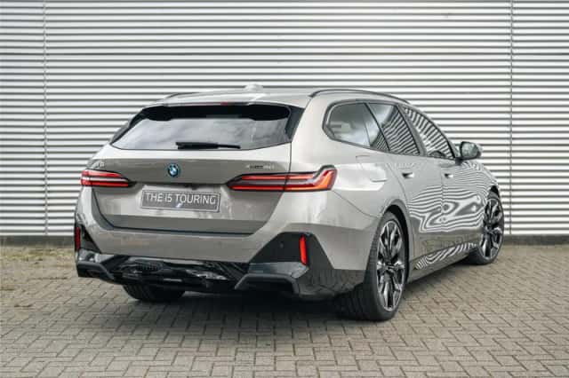BMW i5 (2026) thumbnail 2