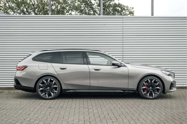 BMW i5 (2026) thumbnail 3