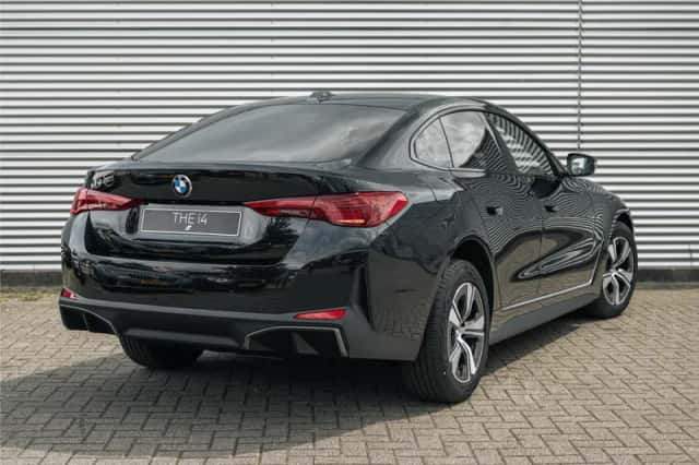BMW i4 (2026) thumbnail 2