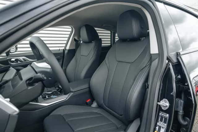BMW i4 (2026) thumbnail 4