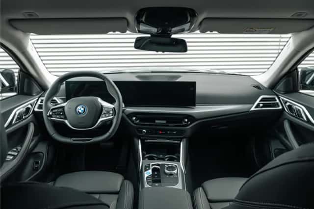 BMW i4 (2026) thumbnail 5