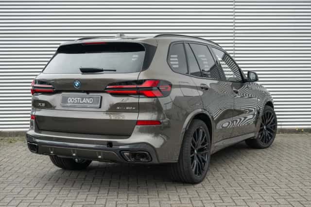 BMW X5 (2026) thumbnail 2