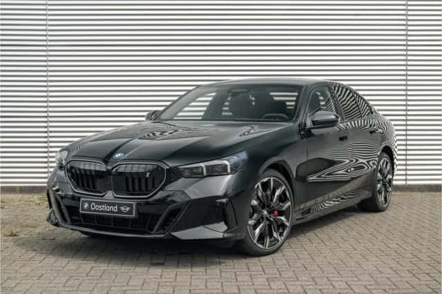 BMW i5 (2026) thumbnail 1