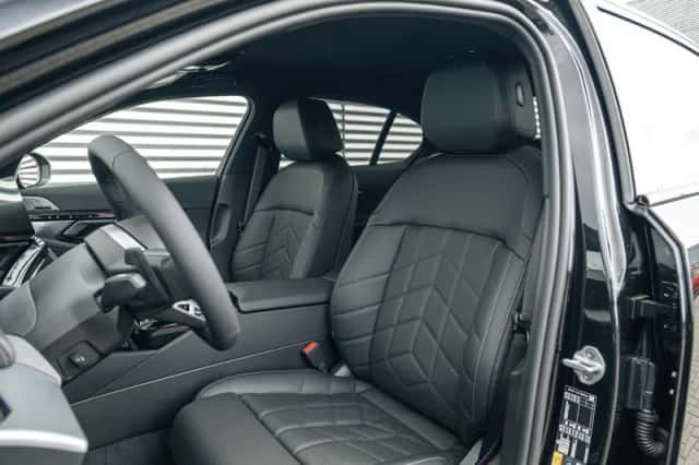 BMW i5 (2026) thumbnail 4