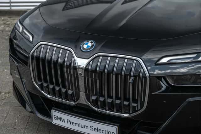 BMW i7 (2026) thumbnail 2