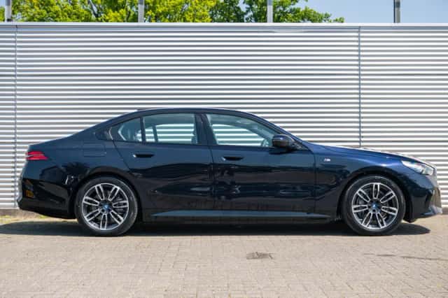 BMW i5 (2026) thumbnail 3