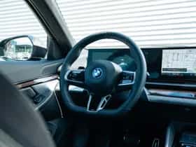 BMW i5 (2026) thumbnail 35