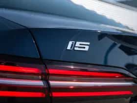 BMW i5 (2026) thumbnail 38