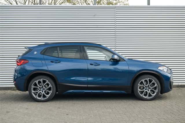 BMW X2 (2021) thumbnail 3