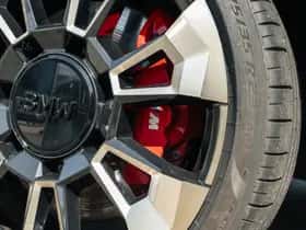 BMW XM (2024) thumbnail 5