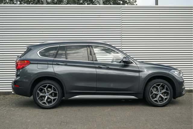 BMW X1 (2018) thumbnail 3