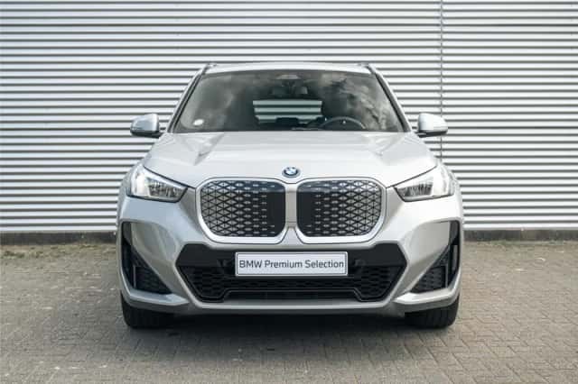 BMW iX1 (2025) thumbnail 6