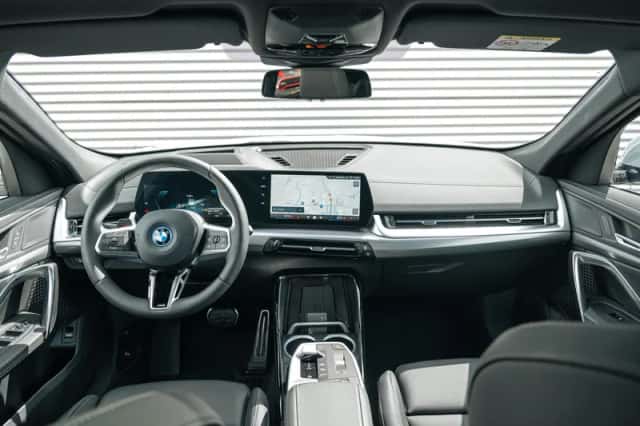 BMW iX2 (2026) thumbnail 5