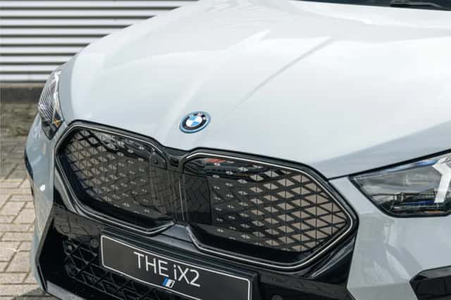 BMW iX2 (2026) thumbnail 6
