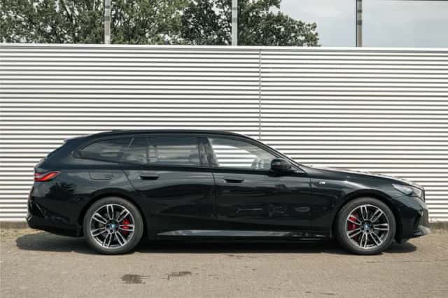 BMW i5 (2025) thumbnail 3