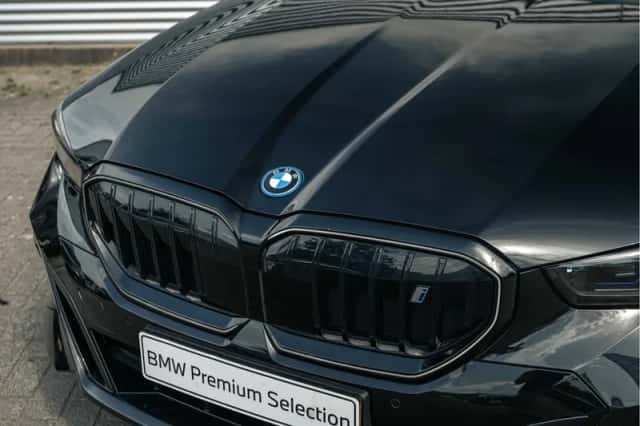 BMW i5 (2025) thumbnail 6