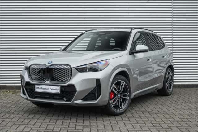 BMW iX1 (2026) thumbnail 1