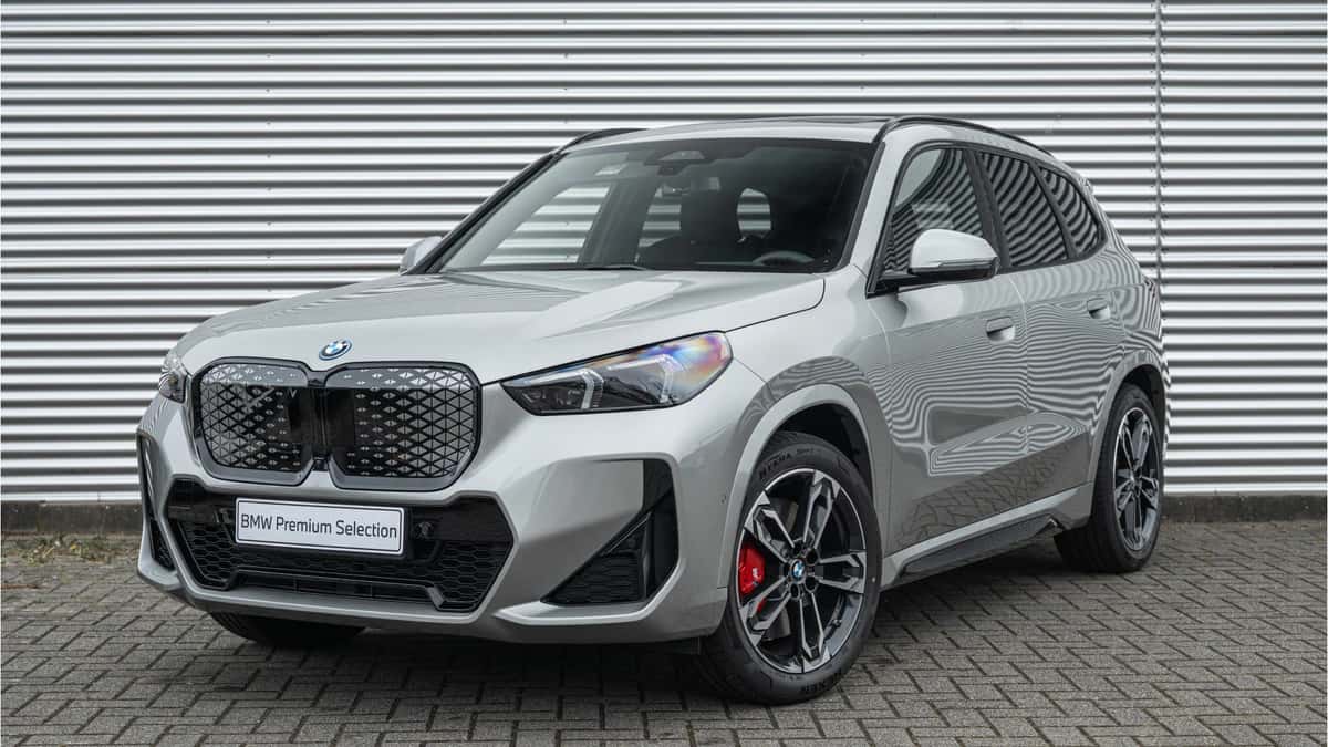 BMW iX1 (2026) — foto 1