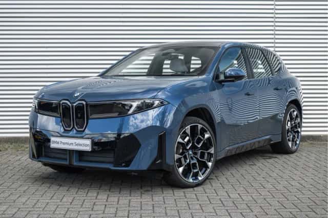 BMW iX3 (2026) thumbnail 1