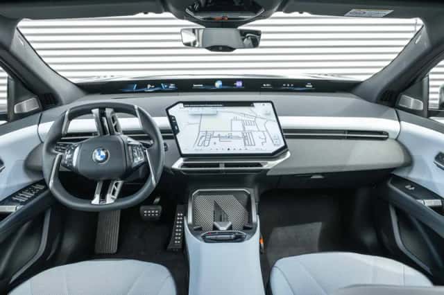 BMW iX3 (2026) thumbnail 5