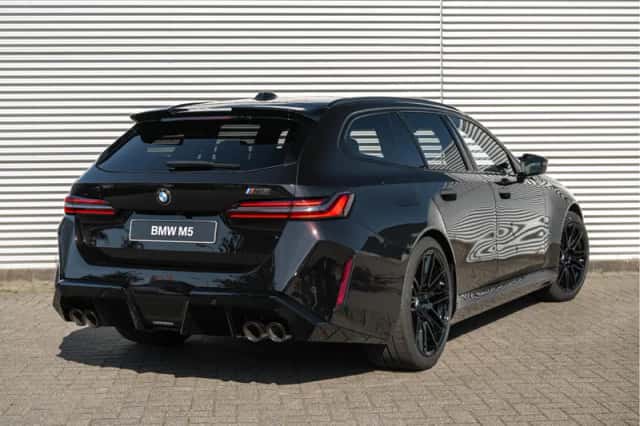 BMW M5 (2026) thumbnail 2