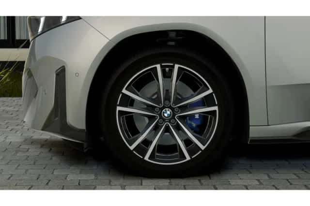 BMW iX3 (2026) thumbnail 6