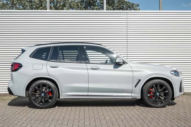 BMW X3 (2022) thumbnail 3