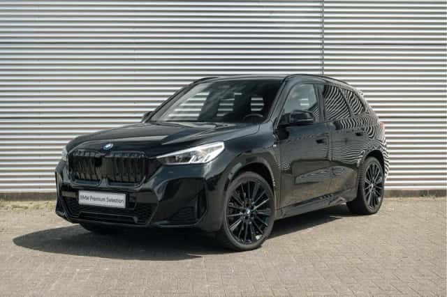 BMW iX1 (2023) thumbnail 1